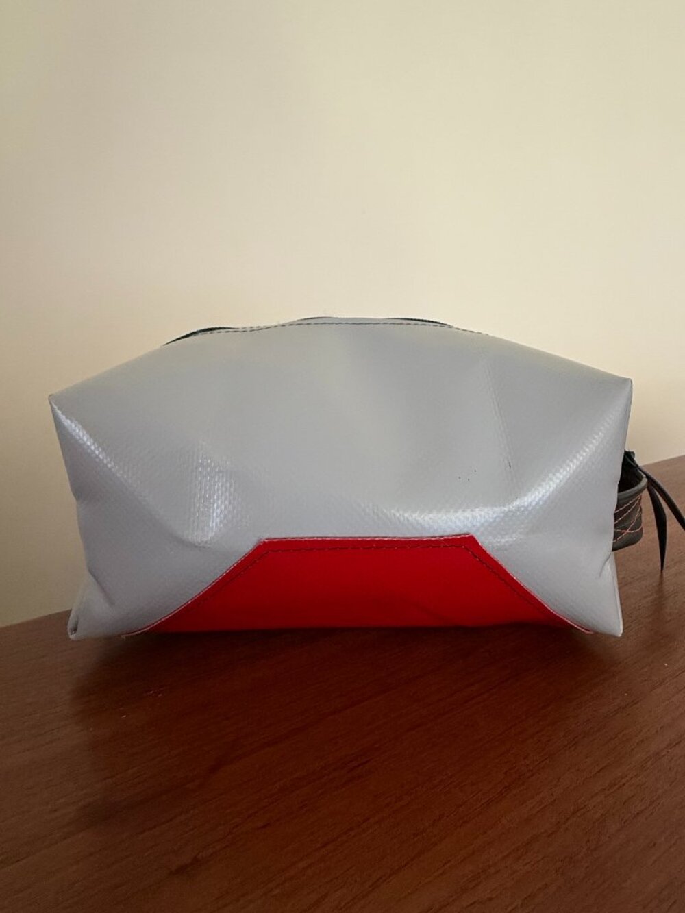 FREITAG Practical Toiletry Bag Dopp Kit Gray and Red Travel Case
